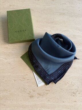 NWT Gucci Blue Silk Square Scarf Interlocking G Polka Dot 💙💝